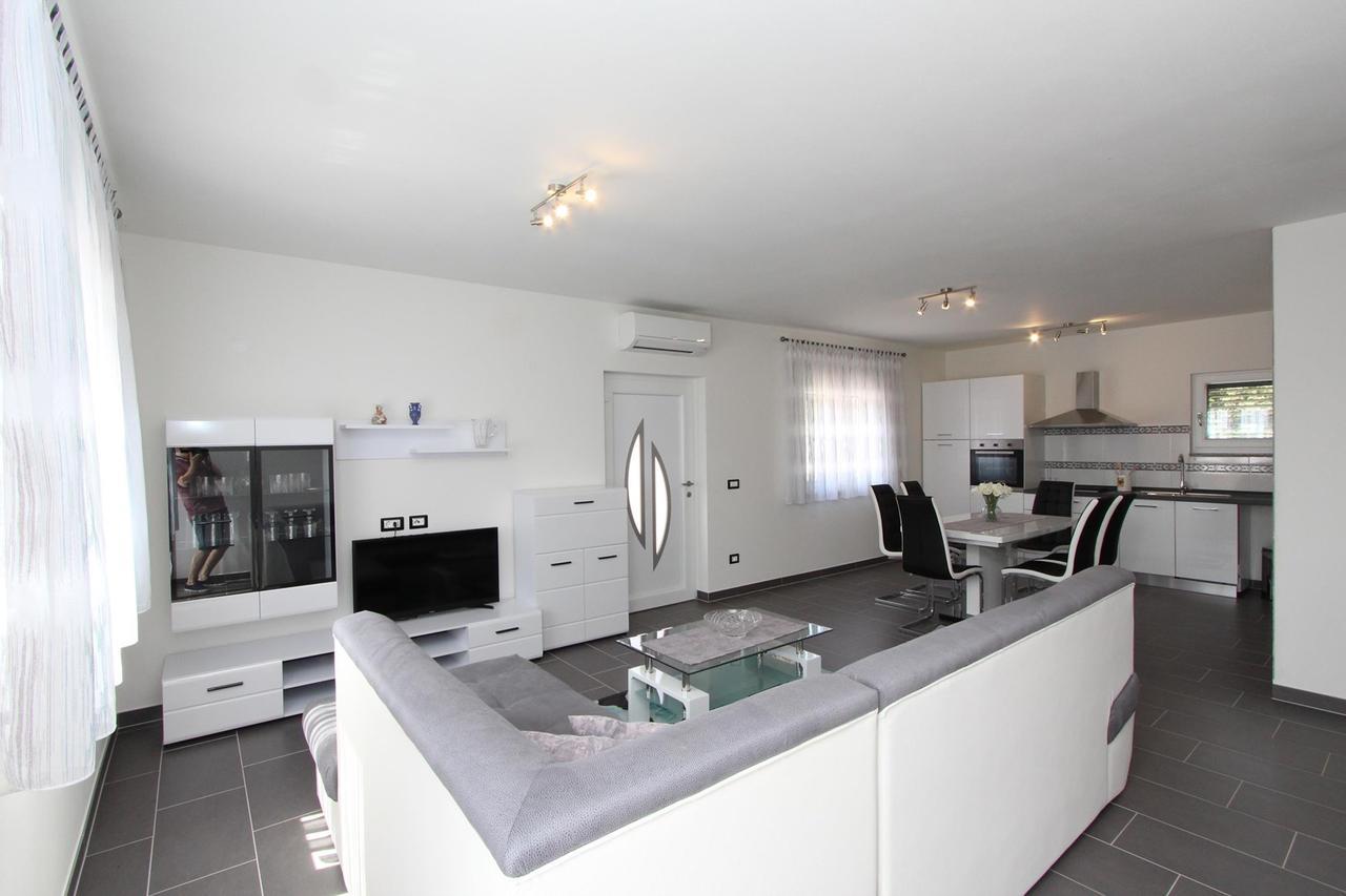 Apartment Mondelaco Rovinj Bagian luar foto