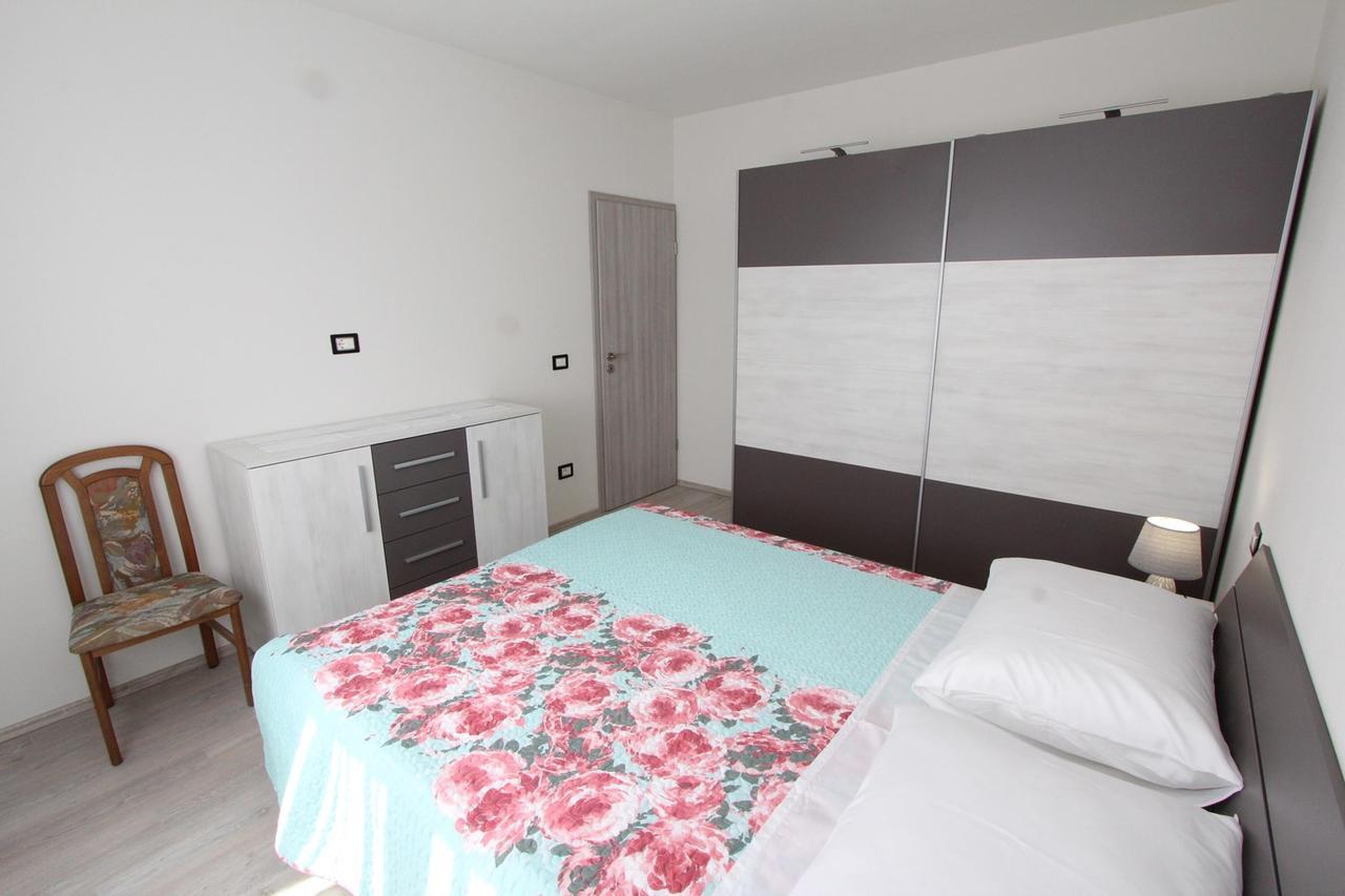 Apartment Mondelaco Rovinj Bagian luar foto
