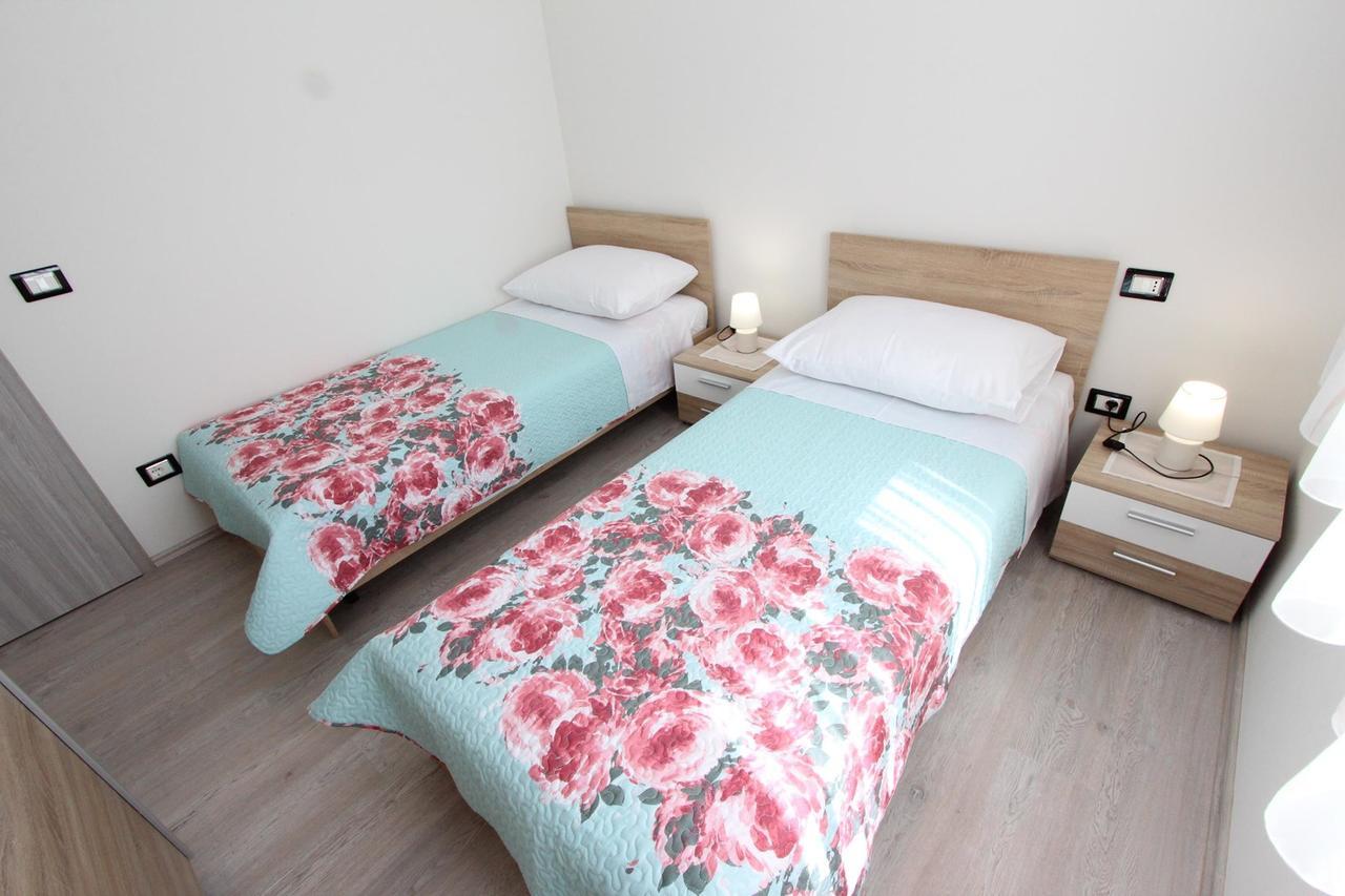 Apartment Mondelaco Rovinj Bagian luar foto