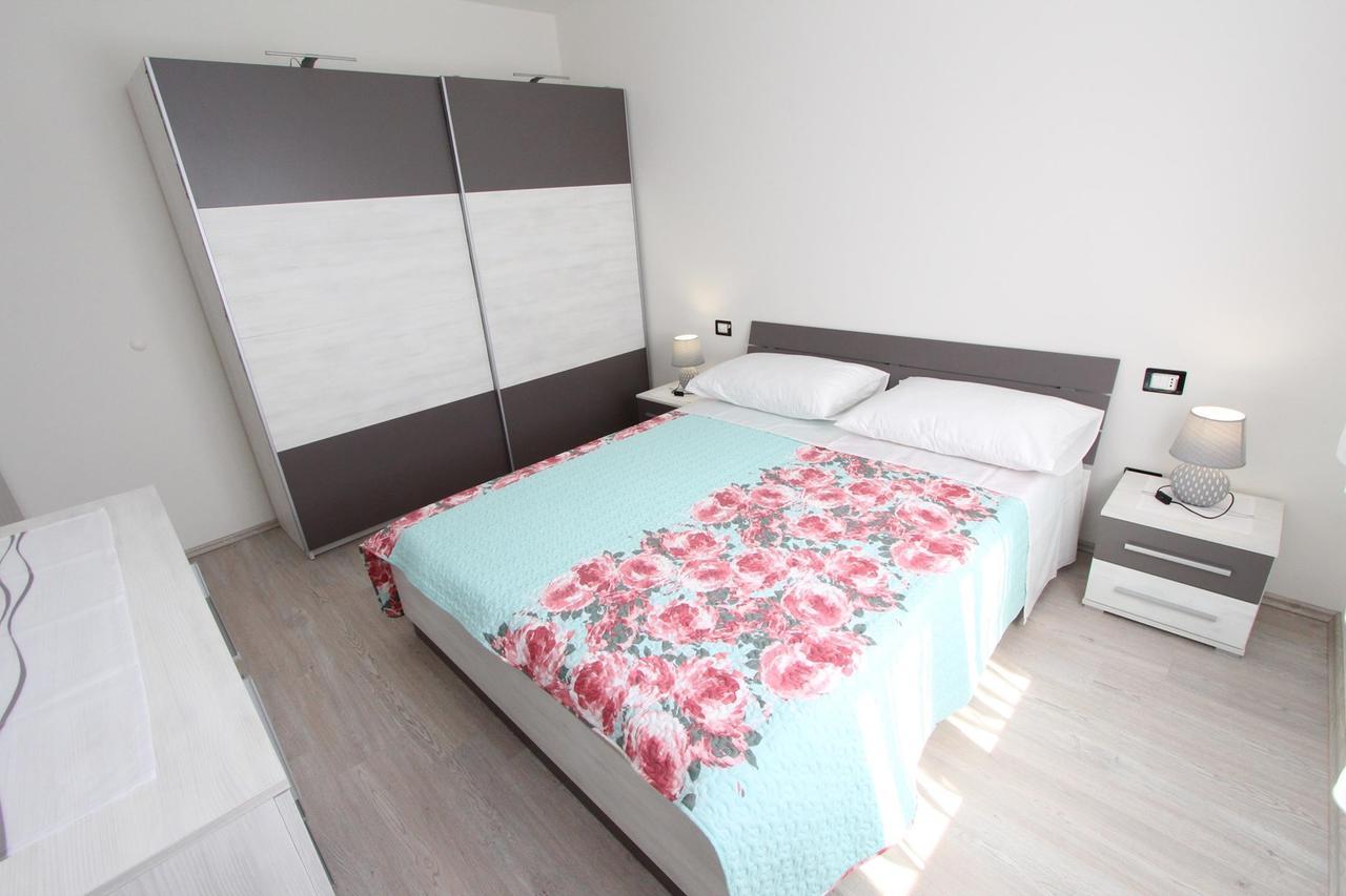 Apartment Mondelaco Rovinj Bagian luar foto