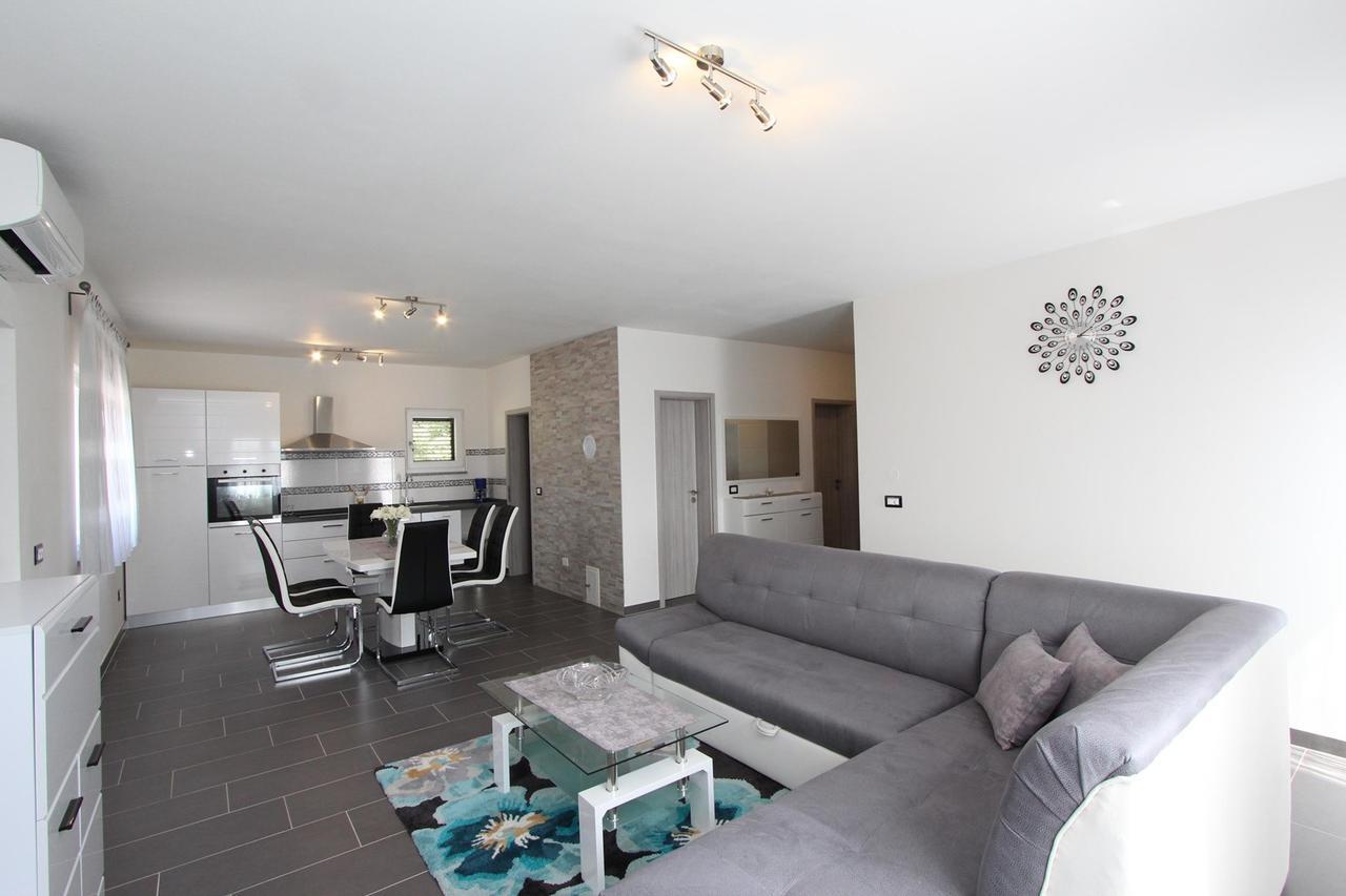 Apartment Mondelaco Rovinj Bagian luar foto